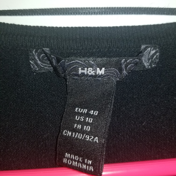 sweater with button in black made H&M - Picture 3 of 7